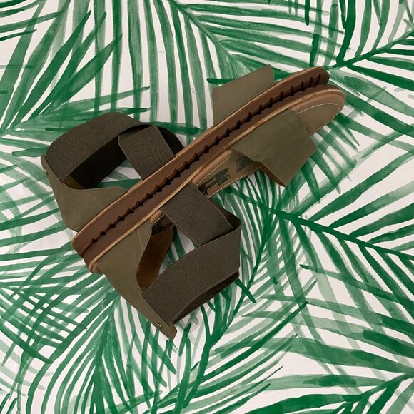 Sorel Ella Suede Cross Strap Sandals in Sage Green Women's Size 10 - Picture 7 of 7